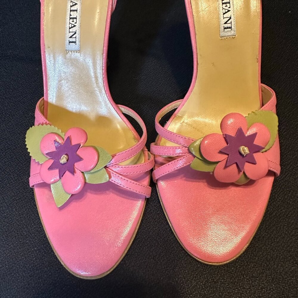 Alfani Peep Toe Pink Leather Flower Detail Ankle Strap Heels. Size 8. - Picture 2 of 6